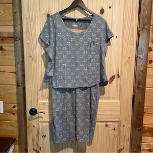 Women's Gray Pajama‎ Set With Cat Faces Size 1X Cropped Top and Bottom